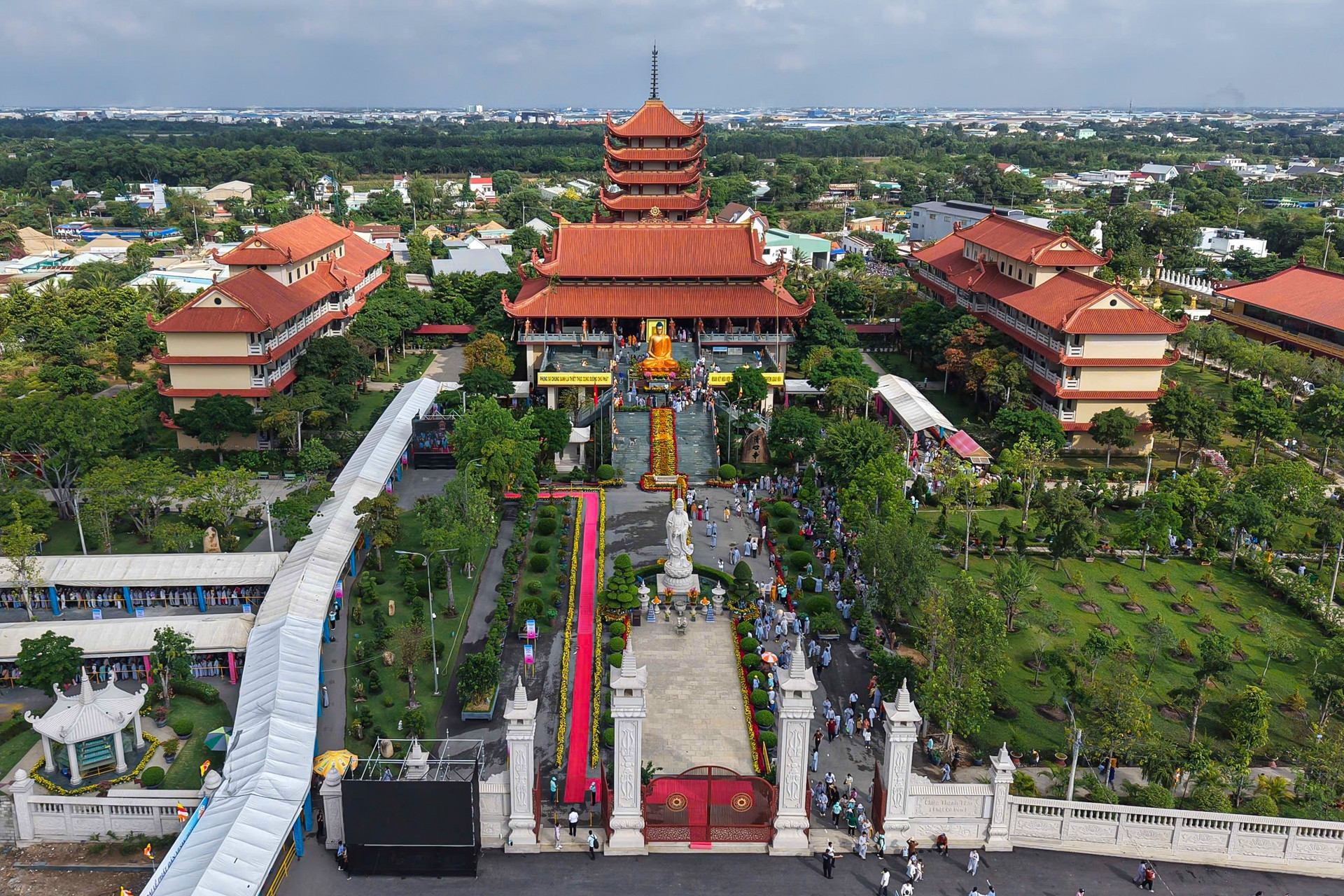 Toàn cảnh nơi chiêm bái xá lợi Đức Phật và khai mạc Đại lễ Vesak 2025