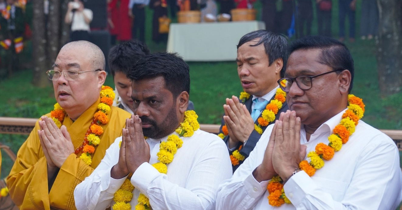 Tổng thống Sri Lanka chiêm bái cây bồ đề thiêng chùa Bái Đính