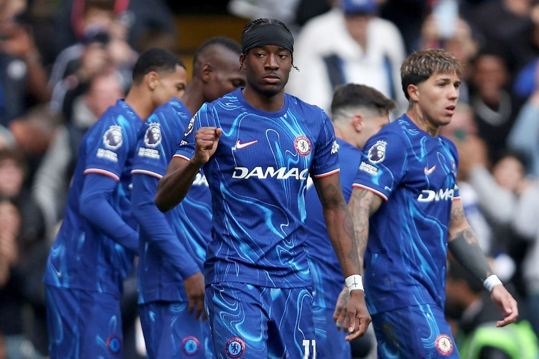 Chelsea đánh bại nhà tân vô địch Liverpool