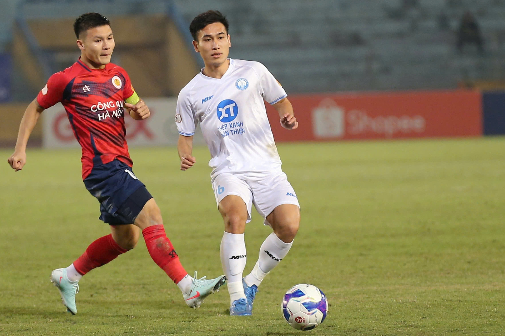 Tuyển Việt Nam: HLV Kim Sang Sik ‘khó thở’ vì Quang Hải