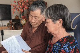 Vợ chồng già nhặt rác ở Đắk Lắk 'tặng' họ tên cho 19 hài nhi bị vứt bỏ