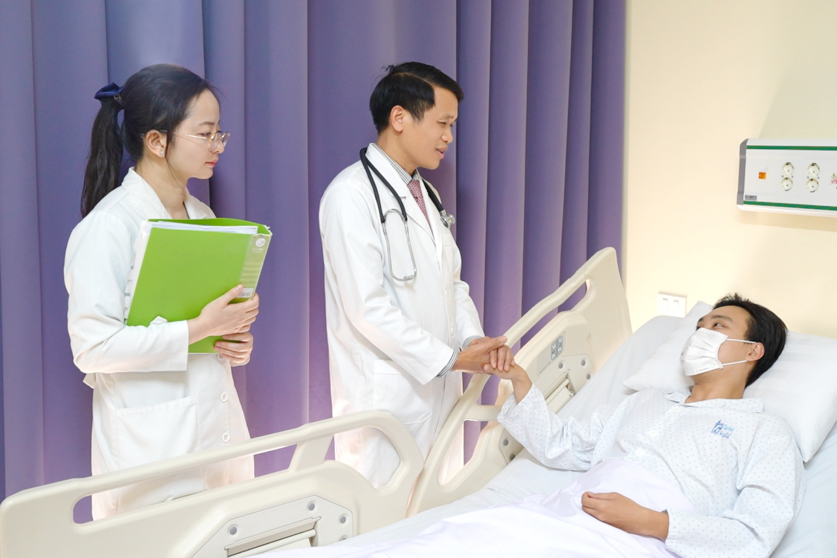 8 bệnh nhân đầu tiên thử nghiệm thuốc điều trị ung thư của Mỹ