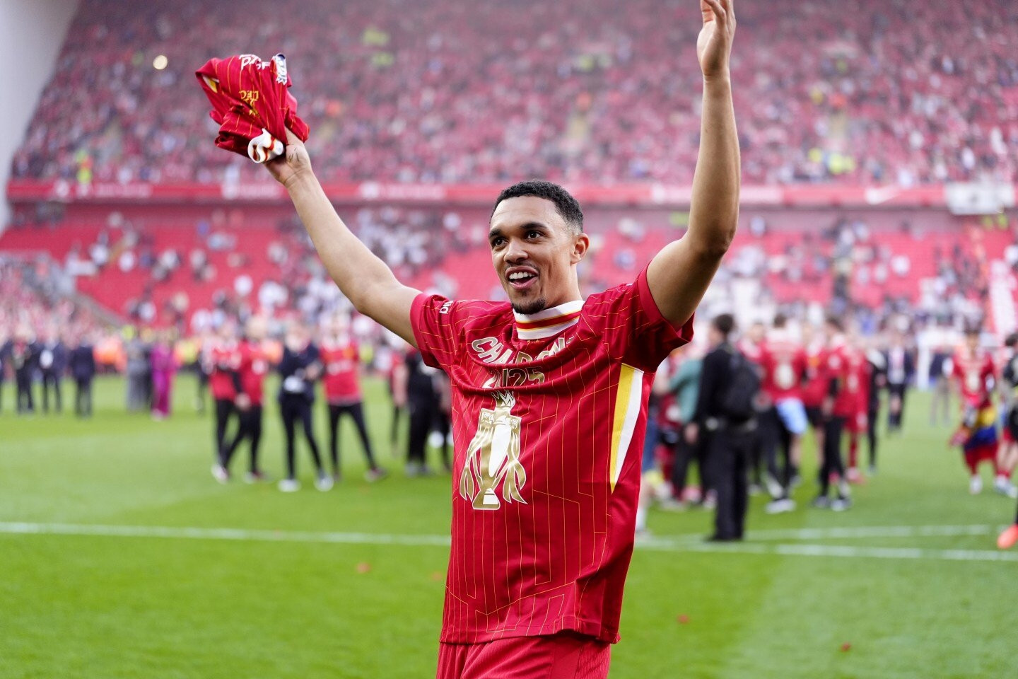 Alexander-Arnold thông báo rời Liverpool, gia nhập Real Madrid