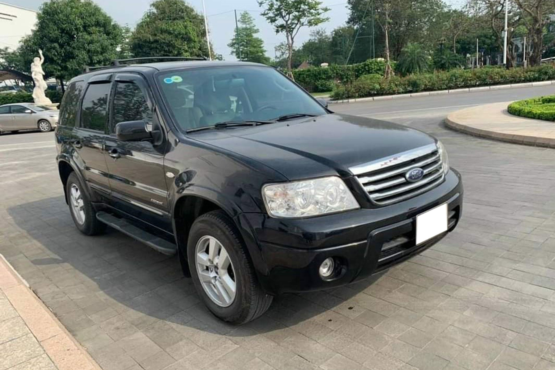 Ford escape 2008 oto8s.jpg