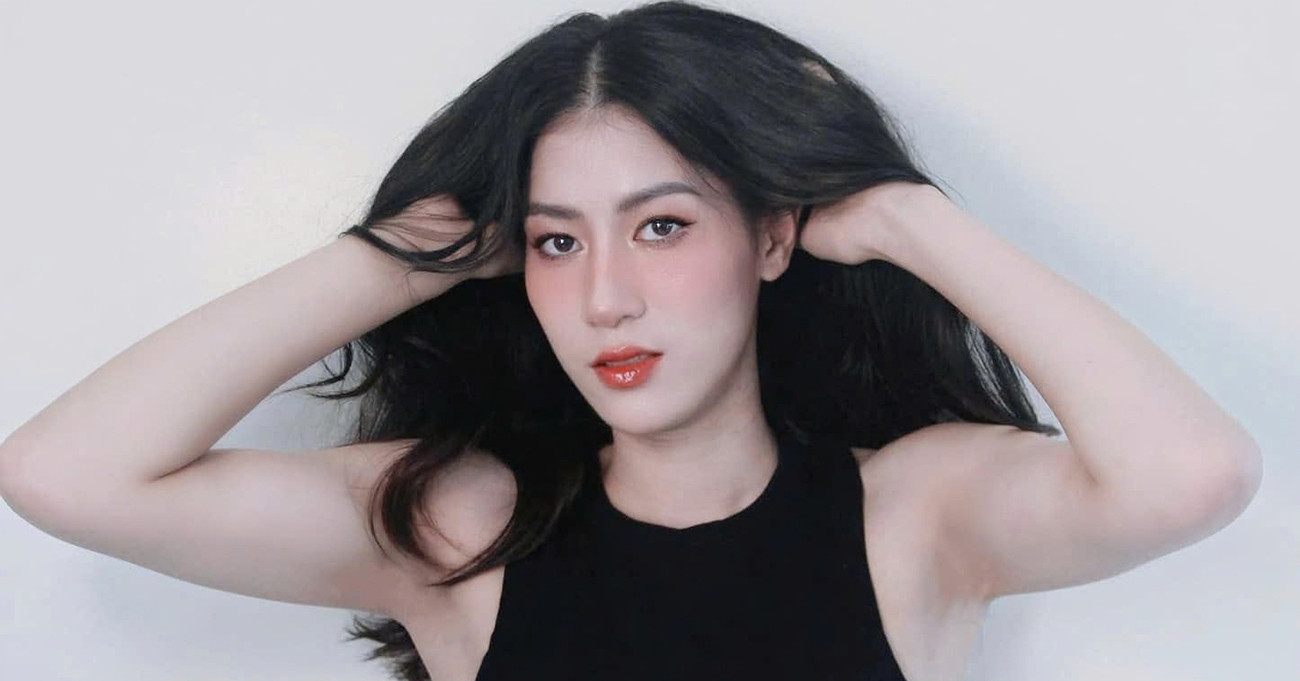 Hotgirl bóng chuyền Hoàng Kiều Trinh khoe sắc ấn tượng bên hồ bơi