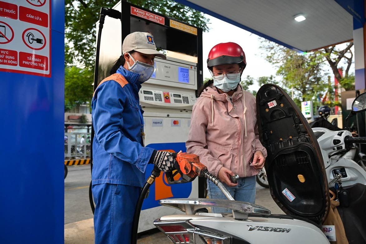 Giá xăng giảm 50-80 đồng/lít, dầu diesel giảm 170 đồng/lít