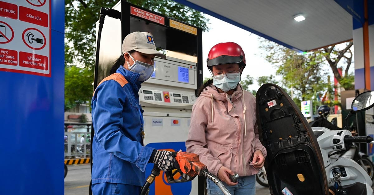 Giá xăng giảm 50-80 đồng/lít, dầu diesel giảm 170 đồng/lít