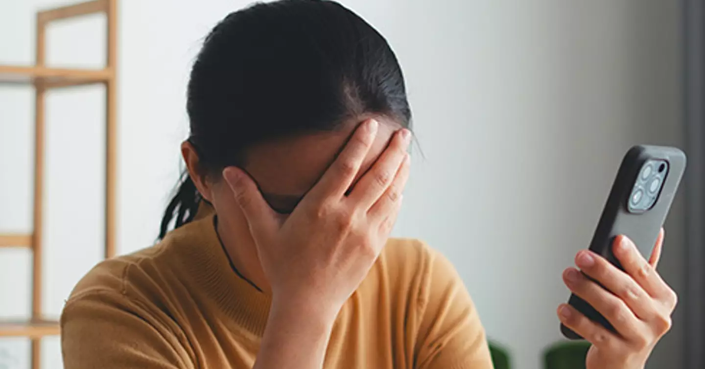 Người dùng iPhone làm ngay điều này để bảo vệ mắt