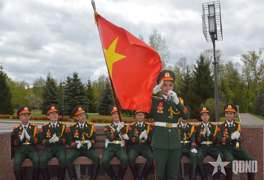 Những hình ảnh “đốn tim” của đoàn QĐND Việt Nam tham gia Lễ duyệt binh trên Quảng trường Đỏ