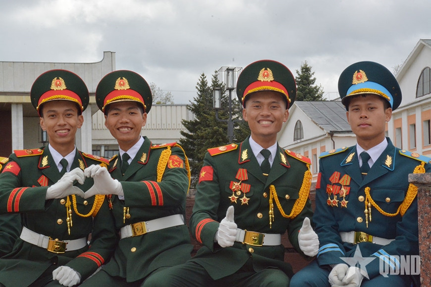 Những hình ảnh “đốn tim” của đoàn QĐND Việt Nam tham gia Lễ duyệt binh trên Quảng trường Đỏ