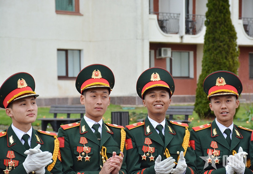 Những hình ảnh “đốn tim” của đoàn QĐND Việt Nam tham gia Lễ duyệt binh trên Quảng trường Đỏ