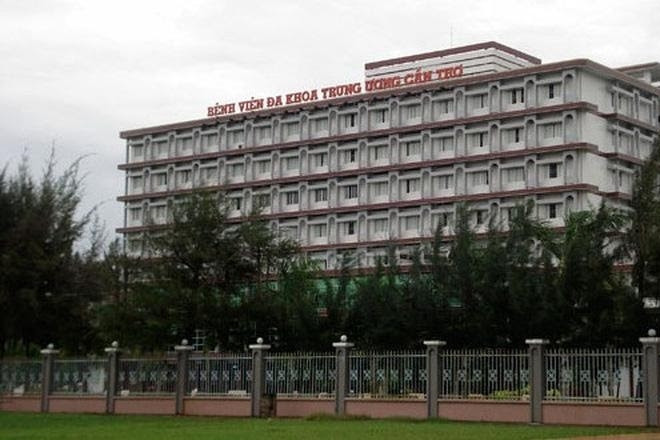 Tài xế bị bắn trong vụ nổ súng ở Vĩnh Long đã 'tự thở được, gọi thì mở mắt'