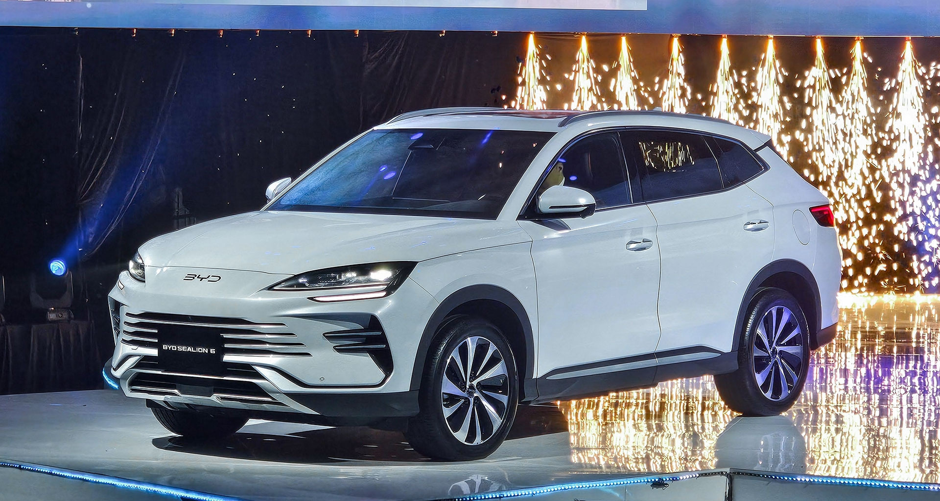 Tranh cãi gay gắt: Không sạc xe hybrid PHEV, gây 'tội ác' kỹ thuật nghiêm trọng