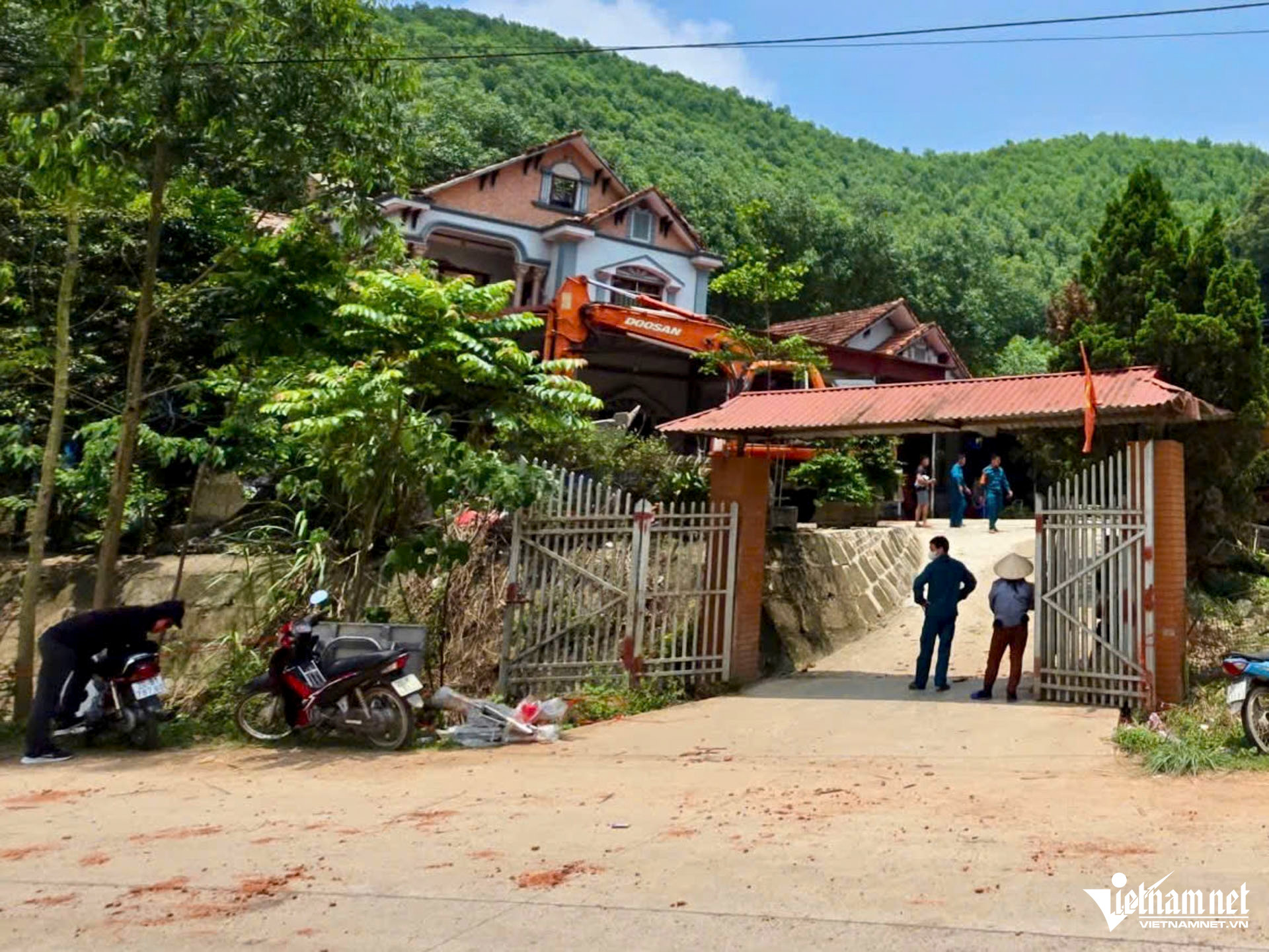 W-nổ lớn thái nguyên_3.JPG.jpg