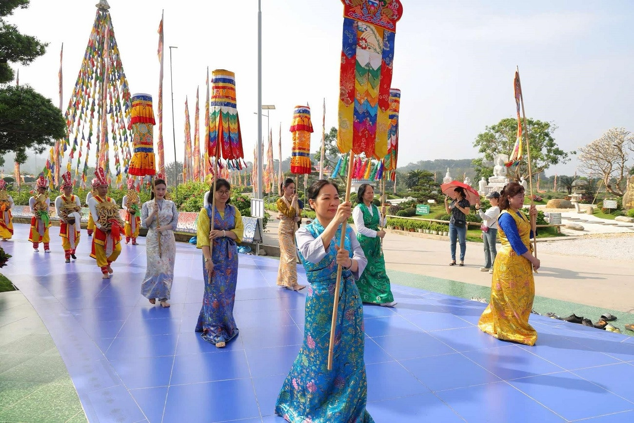 Xem các hoạt động mừng Đại lễ Vesak tại công trình tâm linh đặc biệt ở Vĩnh Phúc