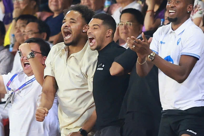 Xuân Son 'quẩy' sung trong ngày Nam Định thắng Hà Nội FC