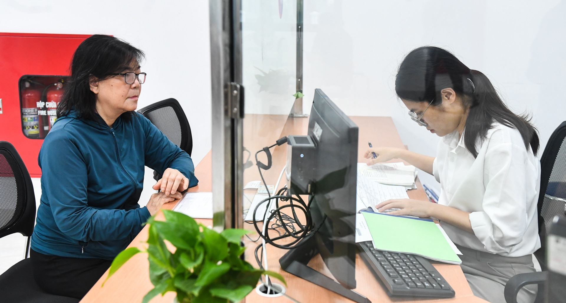 Bộ Nội vụ: Phương án giảm 20% biên chế không gồ...