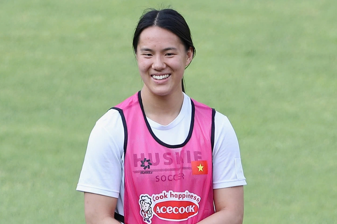 Cầu thủ Việt kiều tập nhờ ở đội tuyển, HLV Mai Đức Chung nói gì?