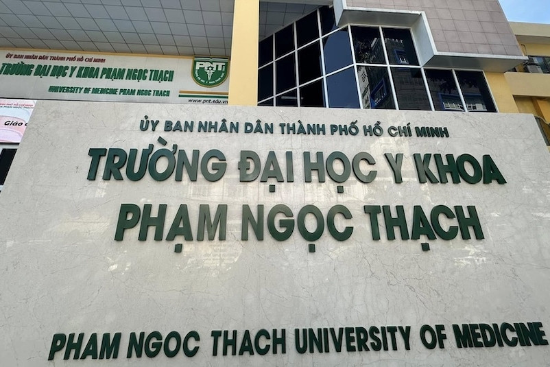 Cuộc họp bất thường bầu giáo sư khiến hiệu trưởng đại học y gửi đơn khẩn lên Bộ