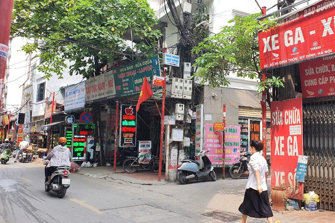 Nam thanh niên nghi ‘ngáo đá’ chém nhiều người nhập viện ở Hà Nội