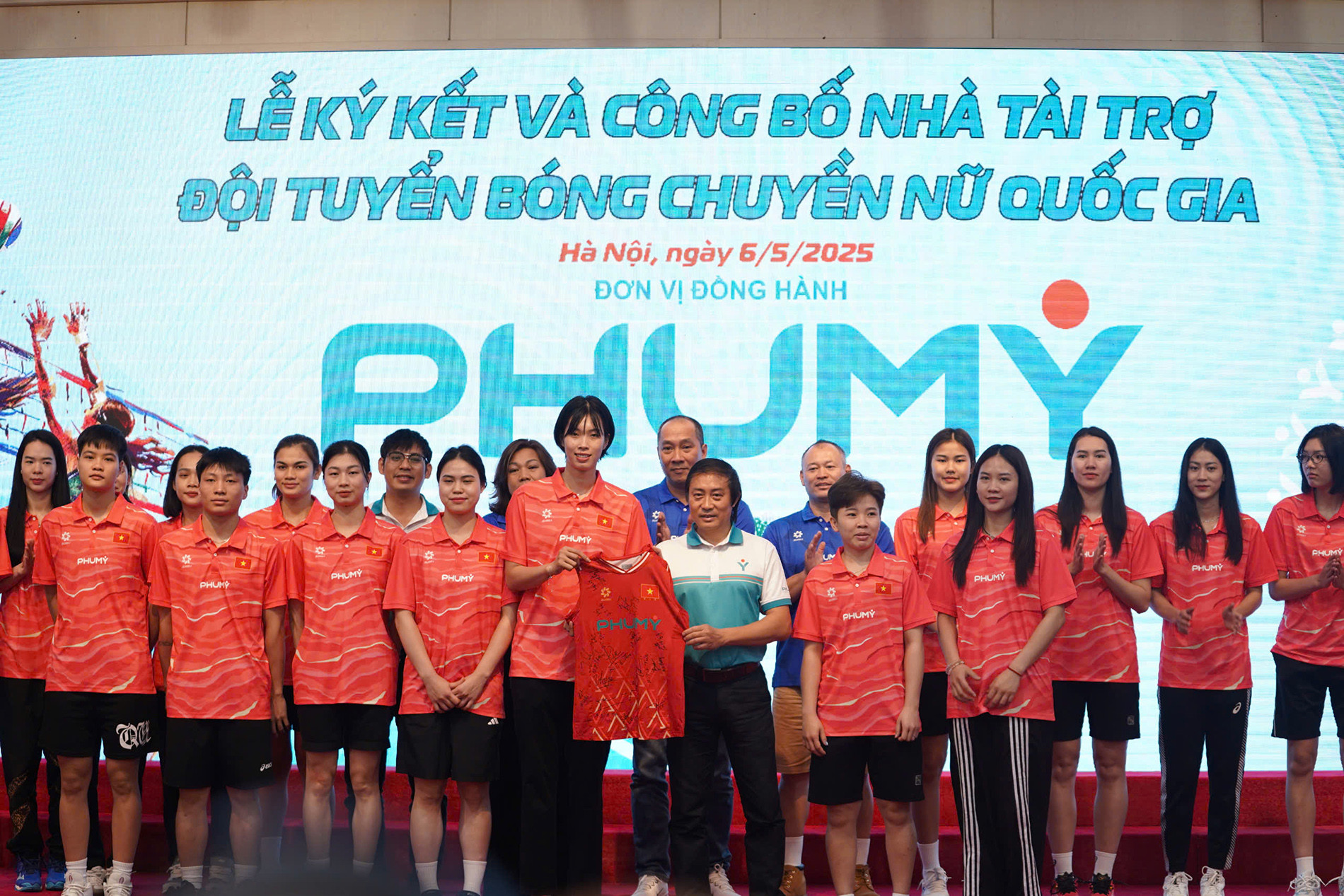 tuyen bong chuyen.jpg