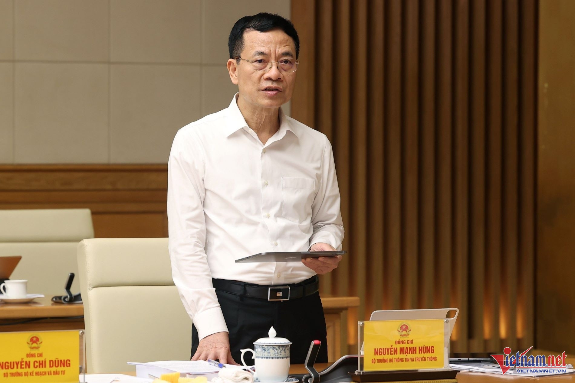 W-nguyen manh hung 1475.jpg