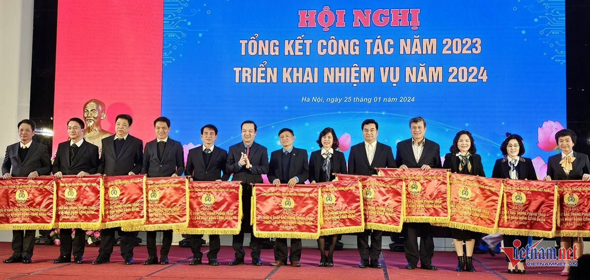 W-thu truong pham duc long 3 1 1388.jpg
