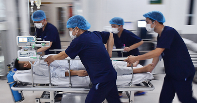 Bác sĩ 20 năm kinh nghiệm làm cấp cứu chia sẻ chuyện "đủ tiền tạm ứng mới chữa"