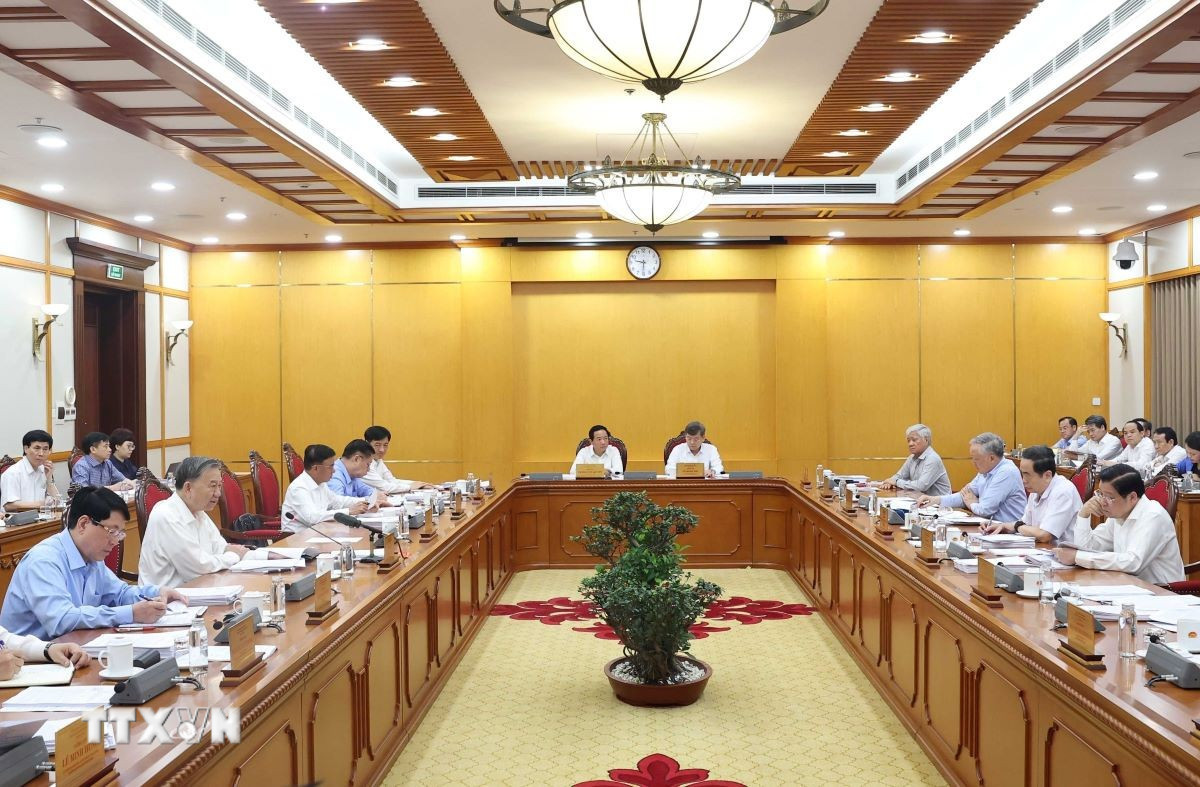 bo chinh tri ban bi thu hop trien khai thuc hien sap xep to chuc bo may cua he thong chinh tri 8010181.jpg