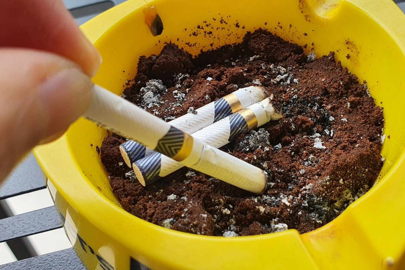 Chuyên gia đề xuất biện pháp để giảm người hút thuốc, bảo vệ sức khỏe cộng đồng