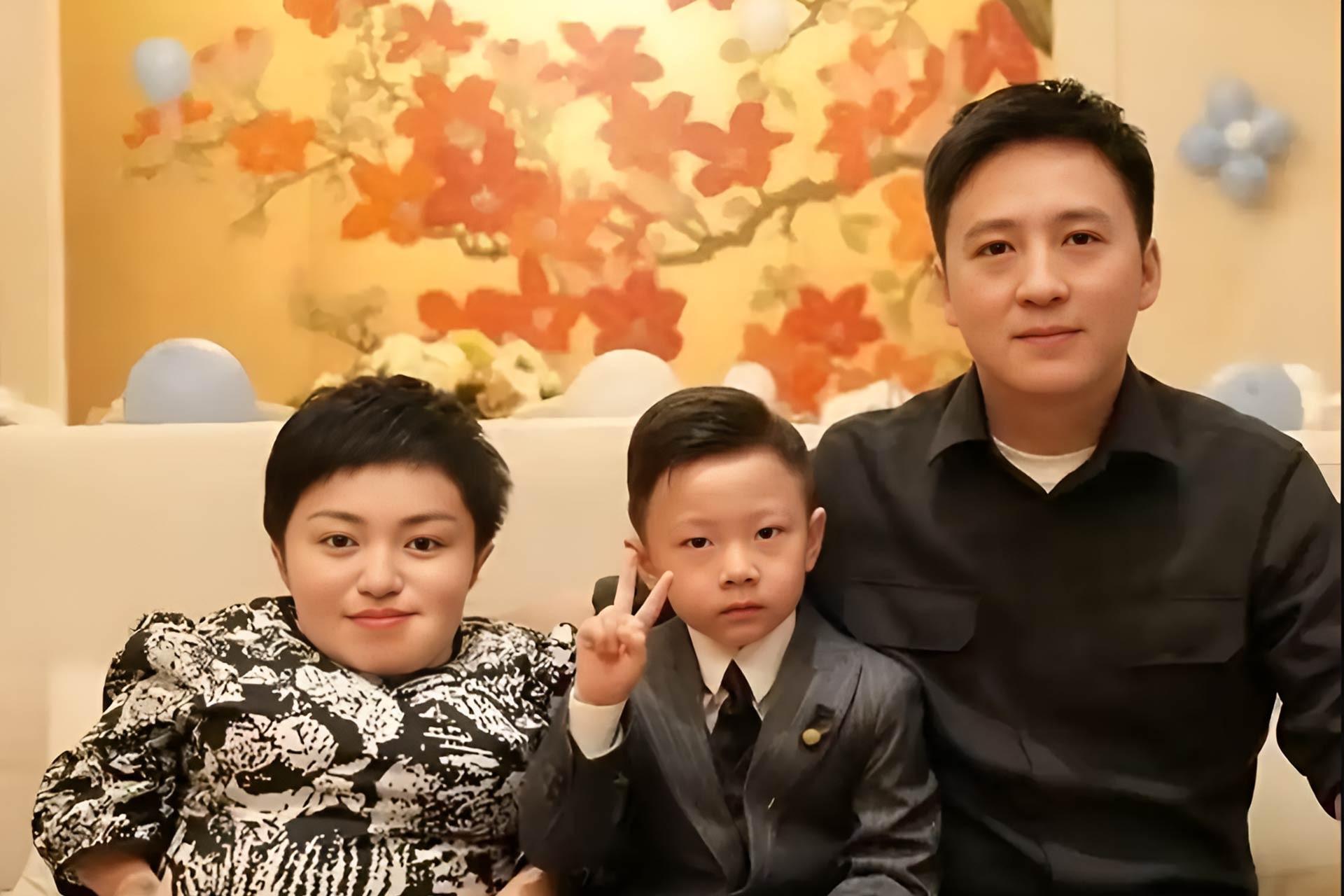 Cô gái xương thủy tinh cao 80cm thành tổng giám đốc công ty triệu đô