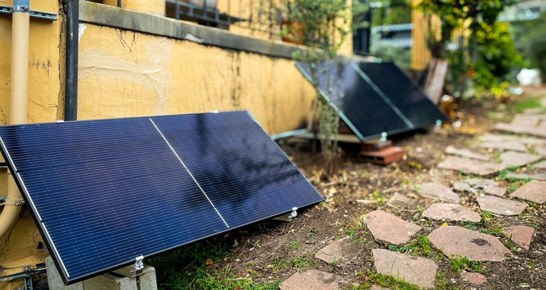 Điện mặt trời ban công ở Mỹ có hệ thống "cắm là chạy"