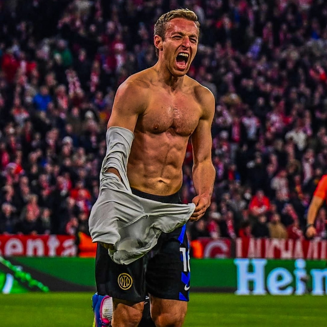 Devide Frattesi Euro Foot.jpg
