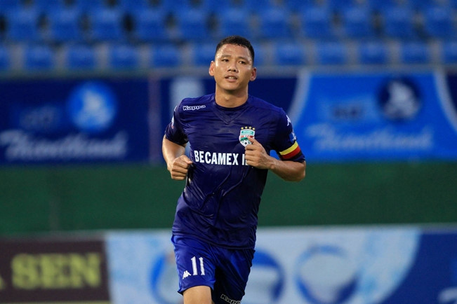 HLV Anh Đức trở lại ngồi ‘ghế nóng’ ở CLB Bình Dương