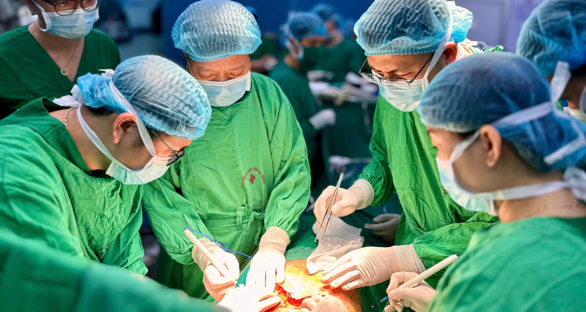 Hồi sinh hơi thở tự nhiên cho hai phụ nữ nhờ ghép phổi từ người chết não