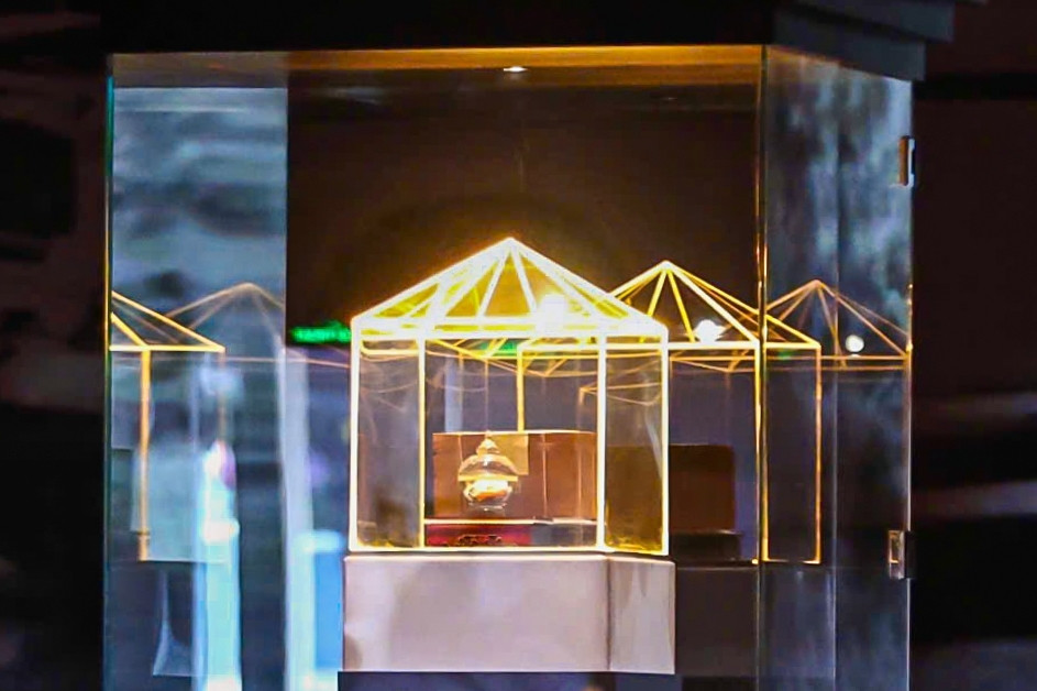 Lần đầu người dân chiêm bái xá lợi trái tim Bồ tát Thích Quảng Đức sau 34 năm