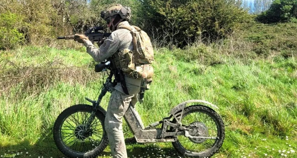 Mô tô điện chiến thuật Etendard Spectre: Đột phá công nghệ mới cho bộ binh