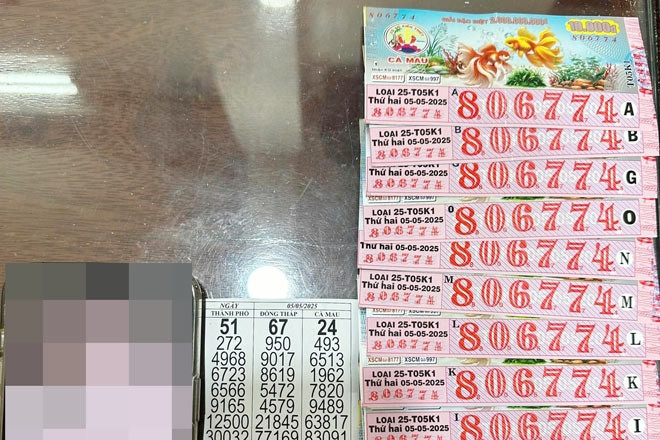 Người đàn ông ở Bình Dương trúng 13 tờ độc đắc, 3 anh em ruột cùng đi nhận tiền