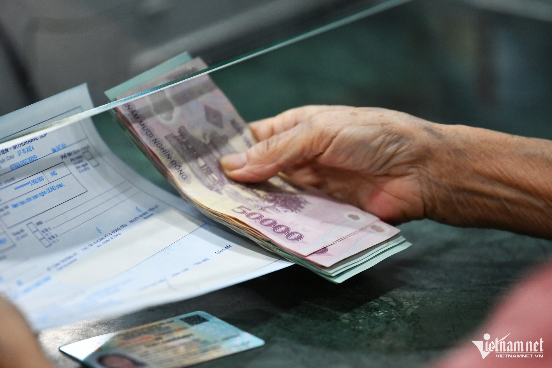 Phụ cấp chức vụ của Chủ tịch Hội Cựu chiến binh phường, xã chi trả thế nào?