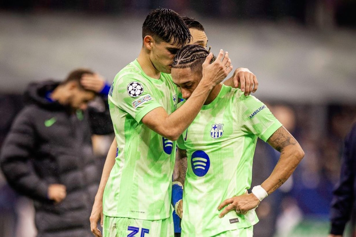 Raphinha bật khóc dù sánh ngang Ronaldo ở Cúp C1