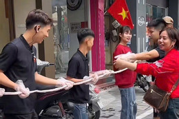Sở Y tế Hà Nội đề nghị quận Cầu Giấy kiểm tra quán ăn khoe lòng se điếu dài 40m
