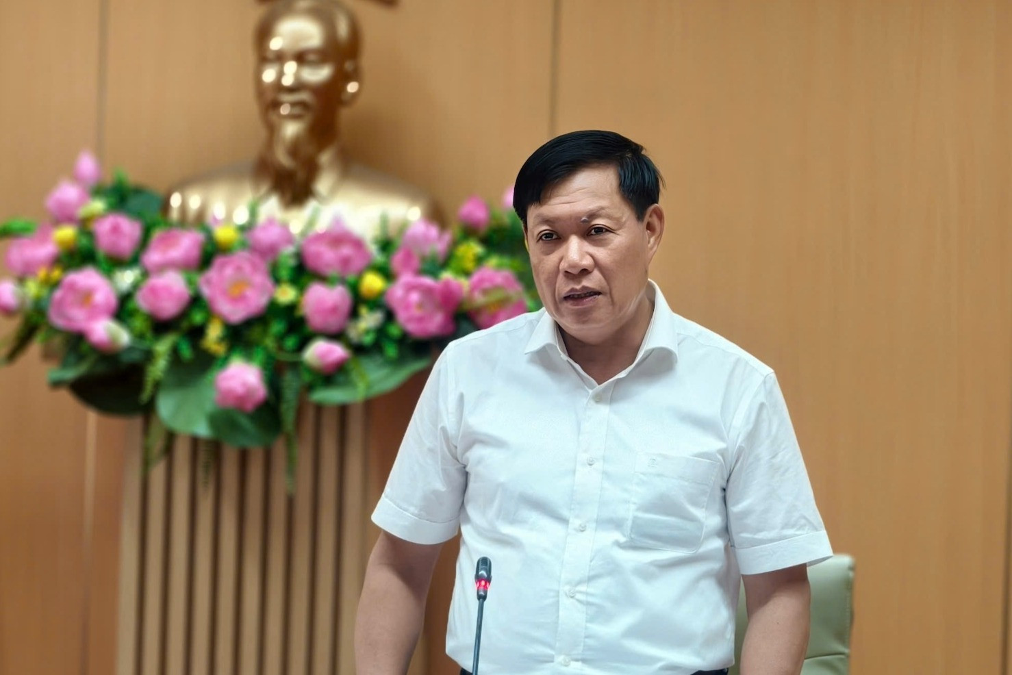 Sau loạt vụ thuốc, thực phẩm giả, Thứ trưởng Y tế yêu cầu tăng kiểm tra đột xuất