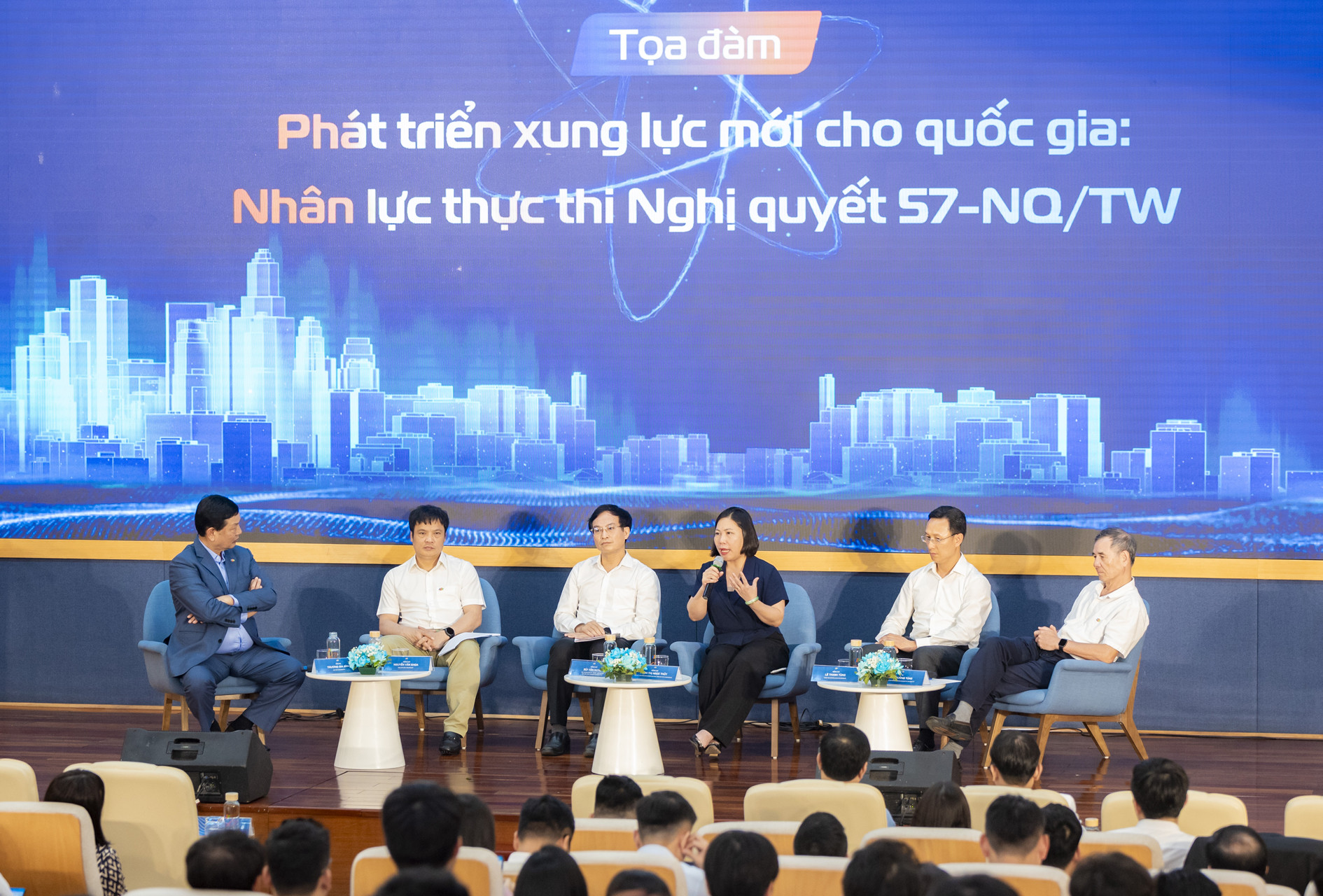 Tọa đàm _Phát triển xung lực mới cho quốc gia_ Nhân lực thực thi Nghị quyết 57 NQ_TW_. (1).JPG