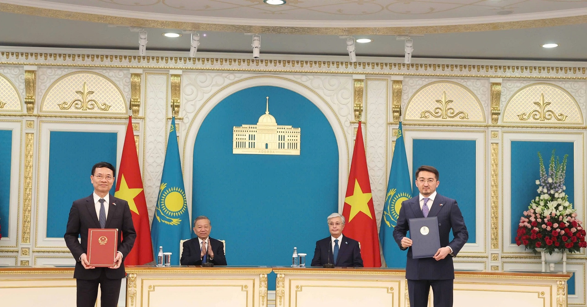 Việt Nam ký thỏa thuận hợp tác khoa học công nghệ với Kazakhstan