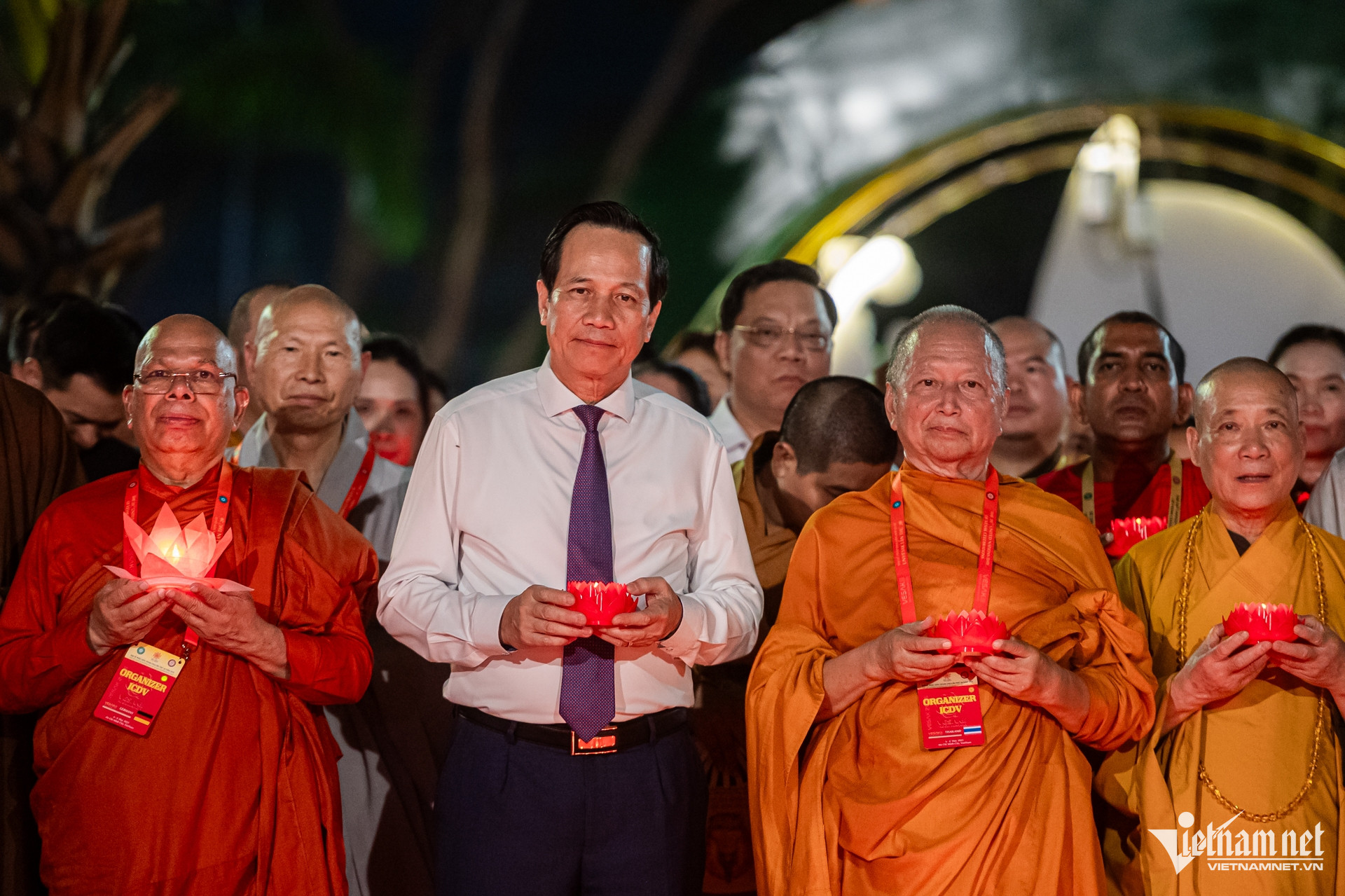 W-Vesak 2925 nguyễn huế 28.jpg