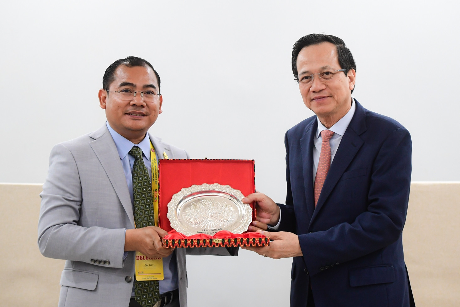 Bộ trưởng Đào Ngọc Dung tiếp Quốc vụ khanh Campuchia Chhat Sochhet