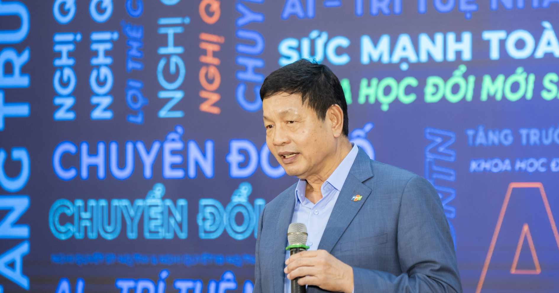 Chủ tịch FPT: "Muốn sánh vai với thế giới cần chiến thắng bằng công nghệ"