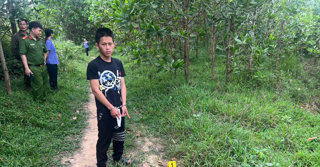 Đi theo thanh niên 19 tuổi, người phụ nữ bị hiếp dâm trong rừng keo