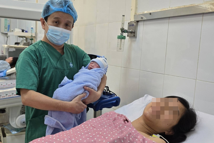 Điều kiện phụ nữ ở TPHCM sinh đủ 2 con trước 35 tuổi được hỗ trợ 3 triệu đồng