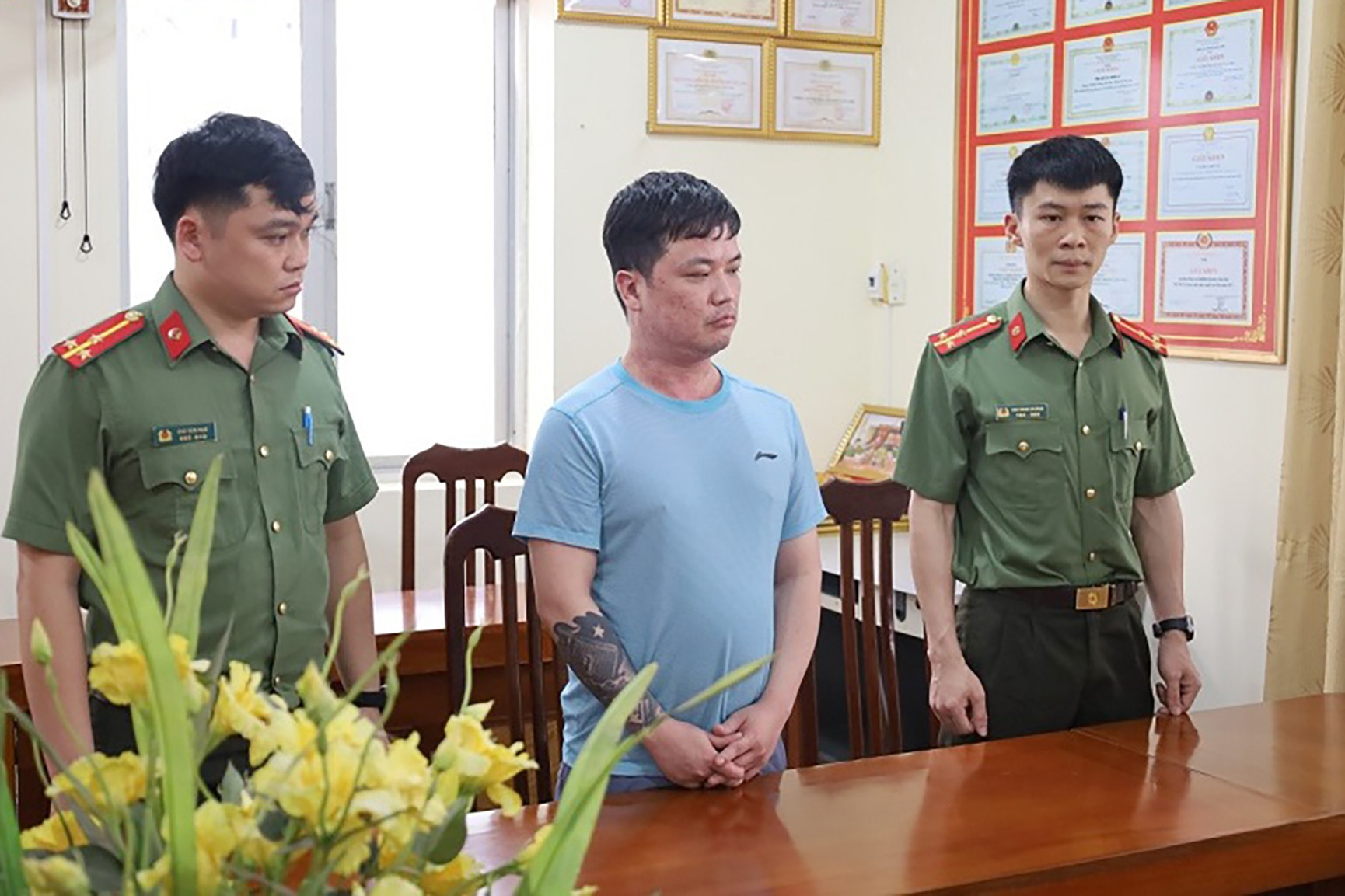 Khởi tố TikToker Lê Việt Hùng tội Cưỡng đoạt tài sản